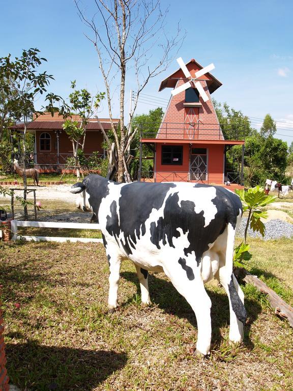 Cowboy Farm Resort Pattaya Ban Huai Yai エクステリア 写真