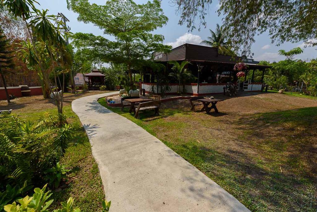 Cowboy Farm Resort Pattaya Ban Huai Yai エクステリア 写真